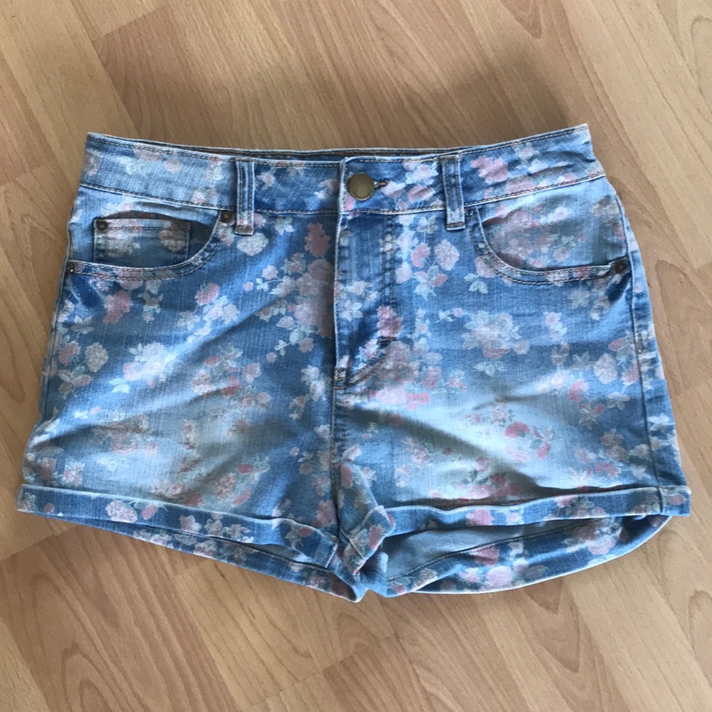 Flower print jean shorts
